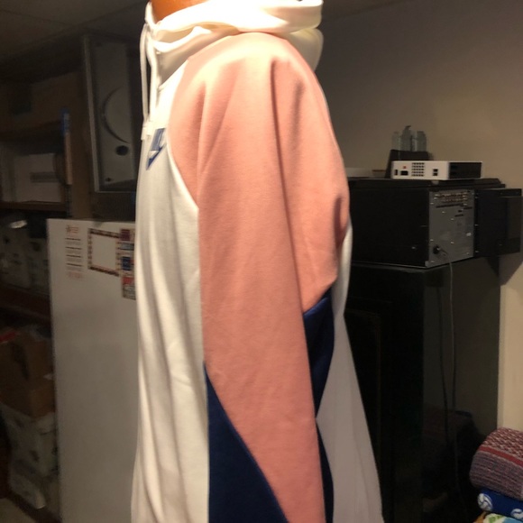 Nike women’s hooded sweatshirt xl - Picture 3 of 6